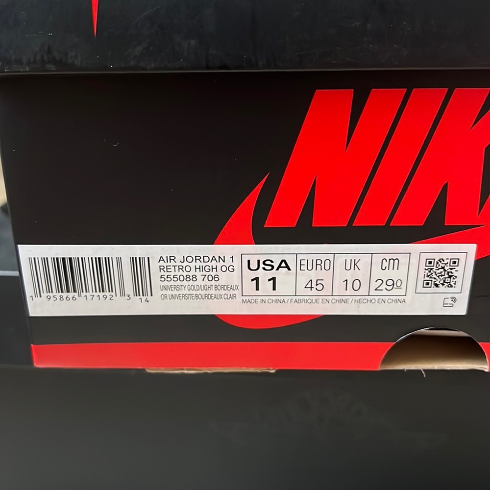 Air Jordan 1 Retro High OG “Brotherhood” SIZE 11